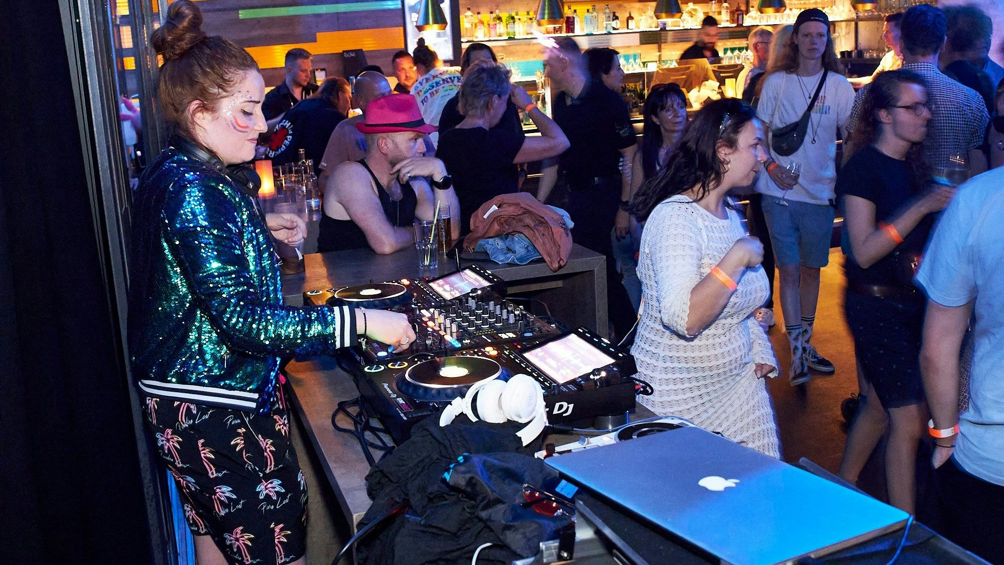 Im Quater 1 finden regemäßig queere Partys statt.