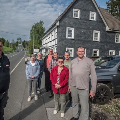 Nach dem Unfall vom Sonntag reicht es ihnen: Die Anwohner von Blechersiefen in Lev. Steinbüchel wollen einen beruhigten Verkehr.