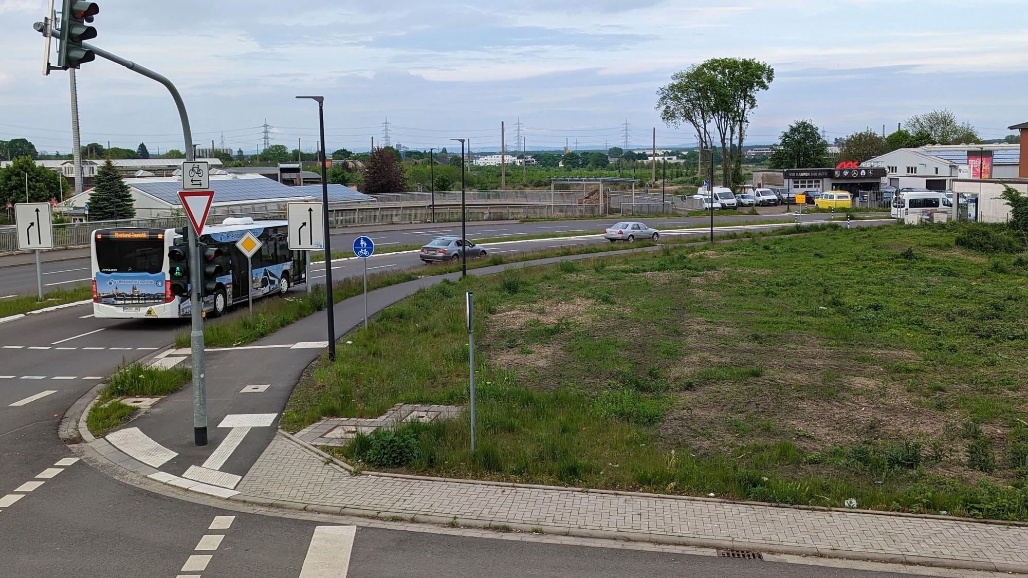 Das Foto zeigt das Grundstück an der Ecke Bonnstraße/Eschweiler Straße.