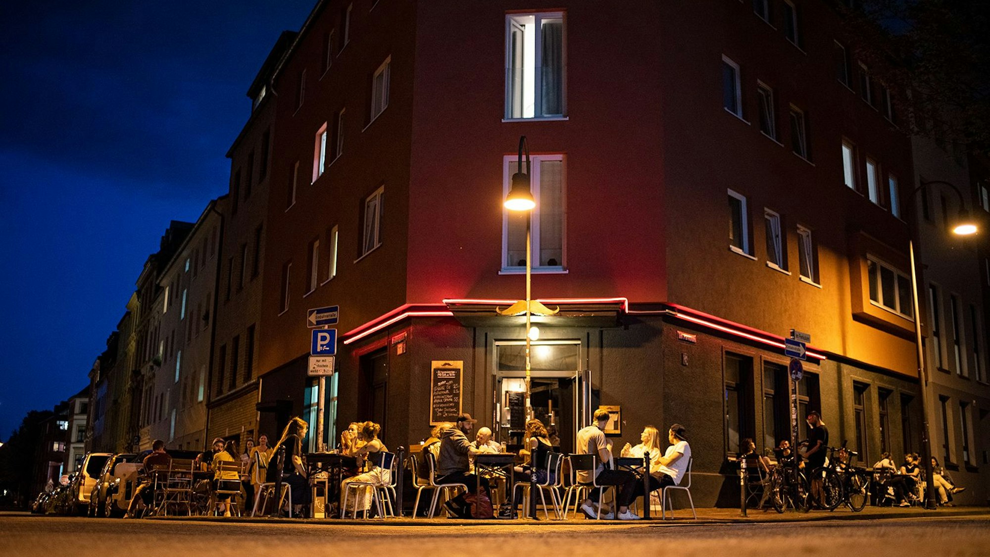 Im Schnörres muss die Außengastronomie um 22 Uhr beendet sein.