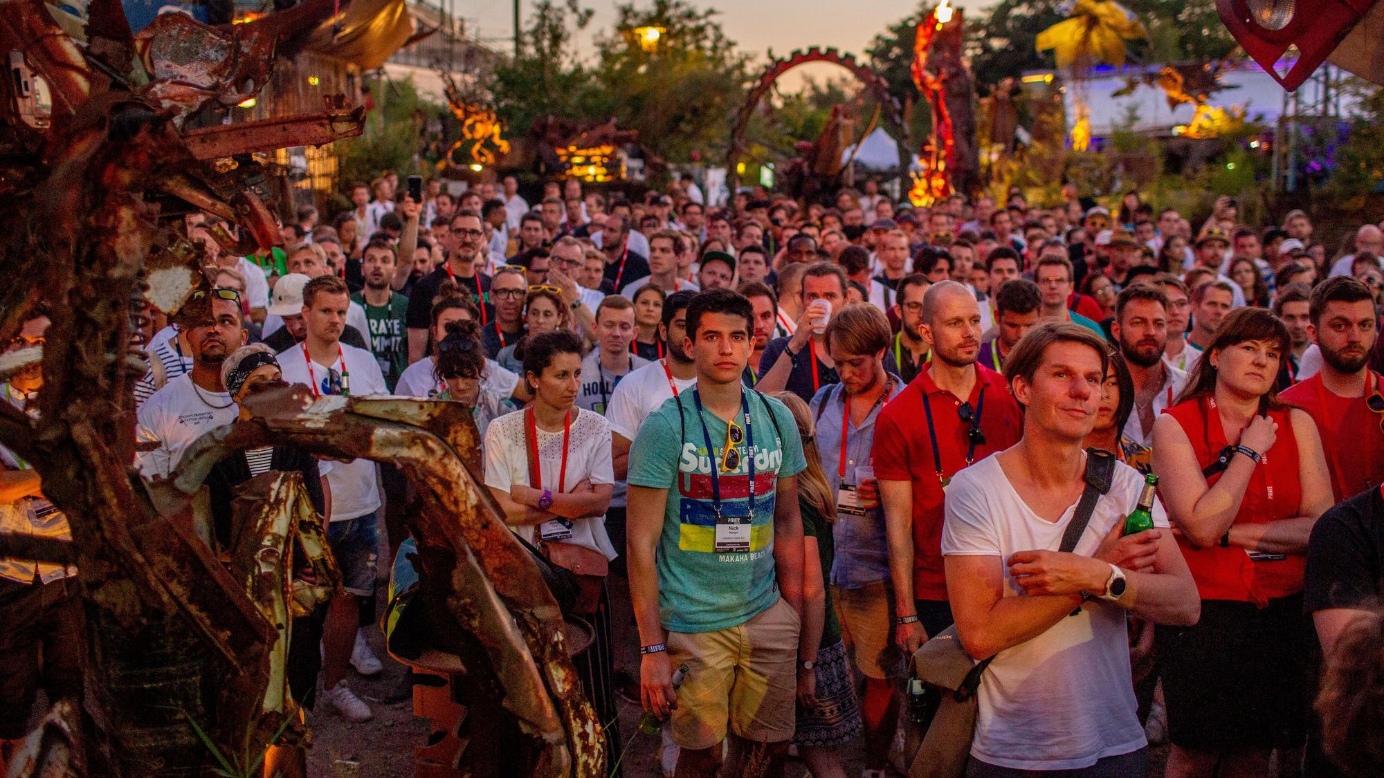 27.06.2019, Köln: Burning Man Zeremonie auf der Startup Konferenz Pirate Summit im Odonien Köln. Foto: Thilo Schmülgen