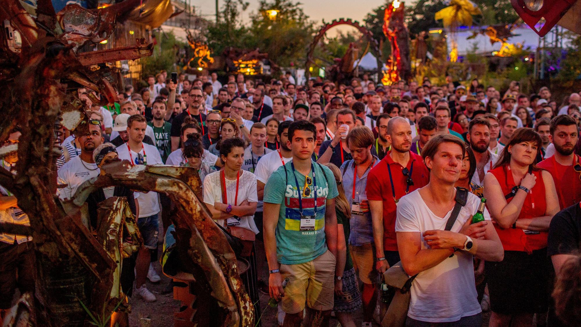 27.06.2019, Köln: Burning Man Zeremonie auf der Startup Konferenz Pirate Summit im Odonien Köln. Foto: Thilo Schmülgen