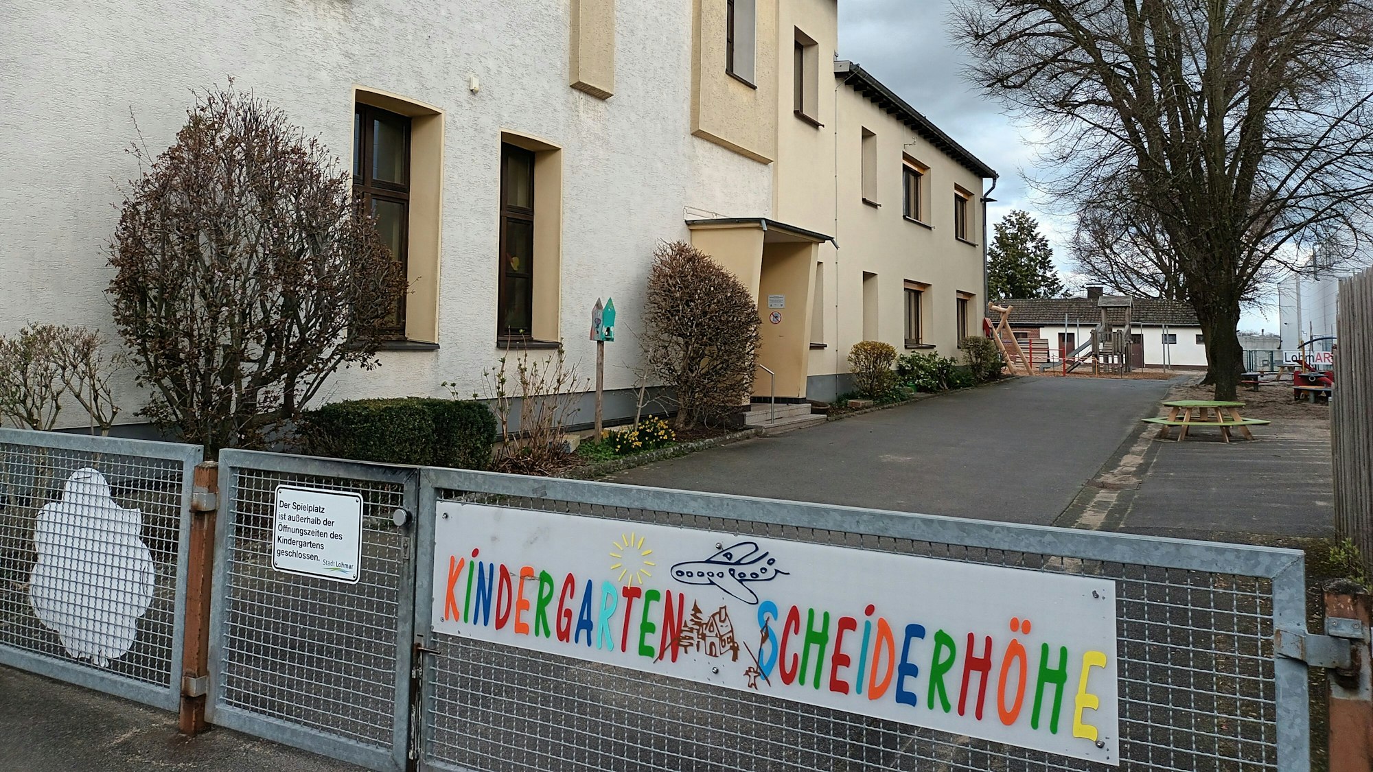 Blick auf den Hof der Kita Scheiderhöhe.