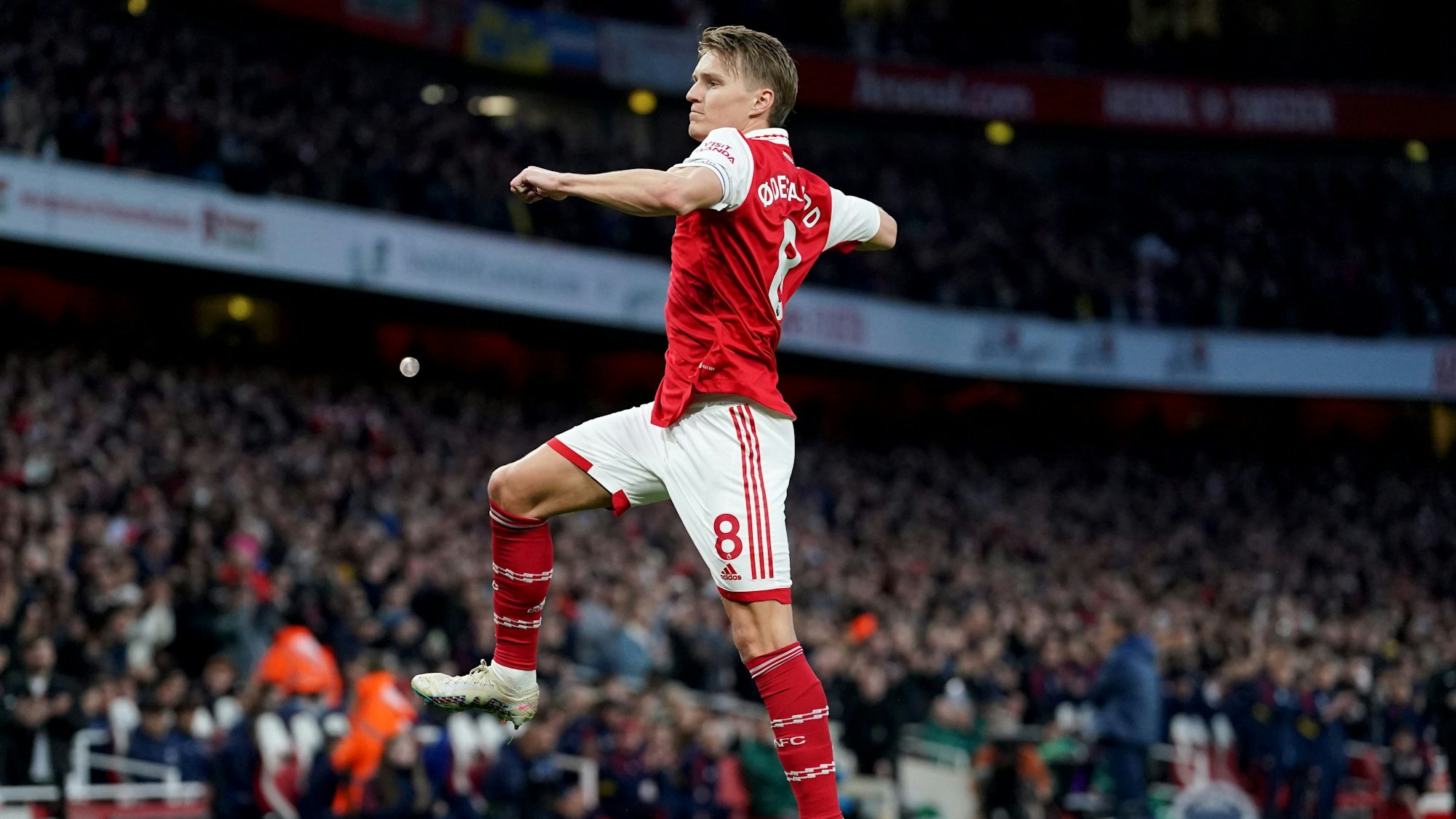 Martin Ødegaard jubelt nach seinem Treffer.