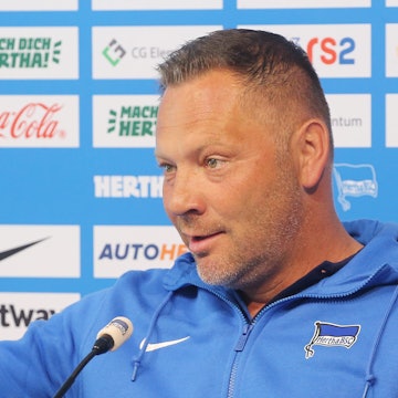 Hertha-Trainer Pal Dardai vor dem Spiel beim 1. FC Köln