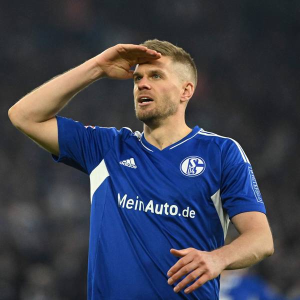Schalke's German forward Simon Terodde celebrates scoring the 3-1 goal during the German first division Bundesliga football match between FC Schalke 04 and Hertha Berlin in Gelsenkirchen, western Germany, on April 14, 2023. (Photo by INA FASSBENDER / AFP) / DFL REGULATIONS PROHIBIT ANY USE OF PHOTOGRAPHS AS IMAGE SEQUENCES AND/OR QUASI-VIDEO