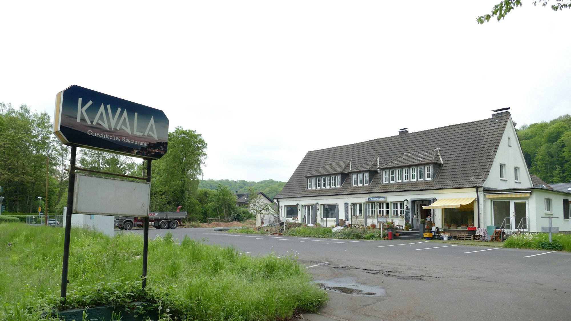 Blick auf ein ehemaliges Restaurant.