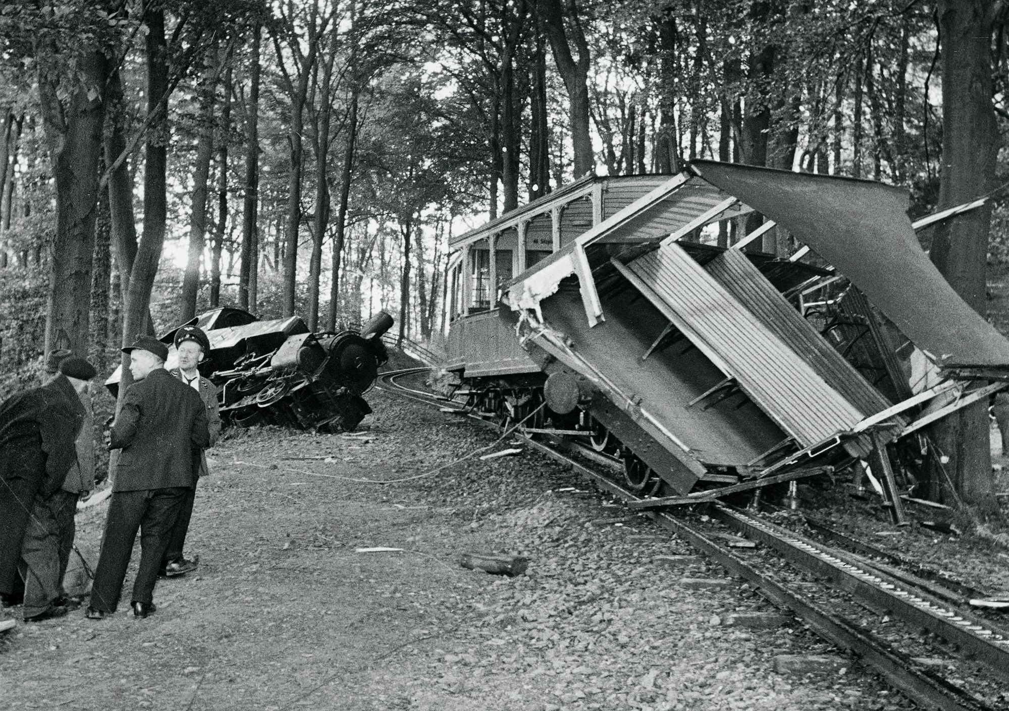 Unfall Drachenfelsbahn. Vom Greven-Verlag im Zusammenhang mit der Buchvorstellung „Bilder- und Lesebuch Stadt – Land – Fluss“ zur Verfügung gestellt. Verwendung nur im Zusammenhang mit der Buchveröffentlichung. Foto: Greven Archiv/Kölnische Rundschau