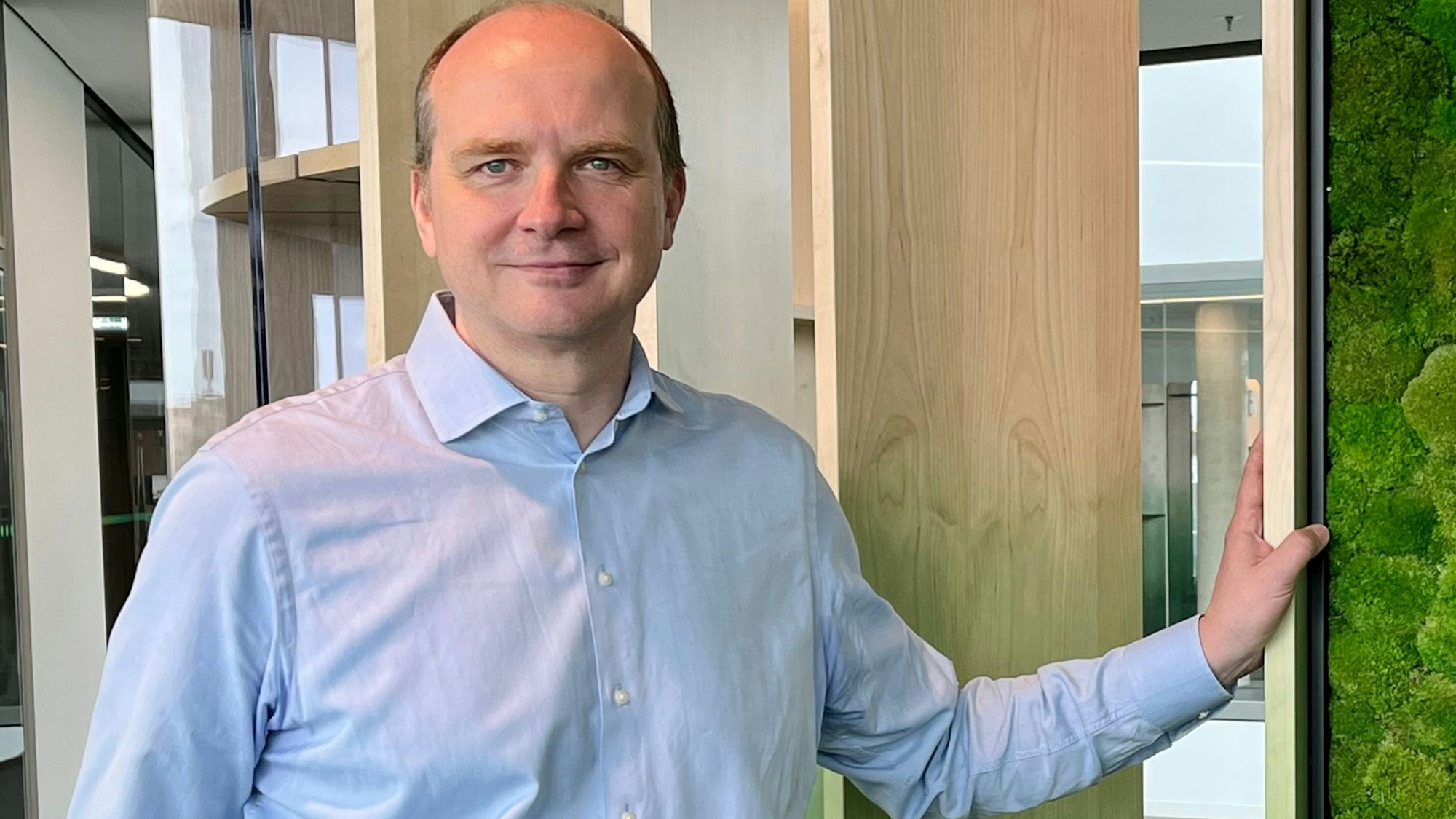 Daniel Koch, Leiter der drei Niederrhein-Standorte von Covestro, in der Konzernzentrale an der B8