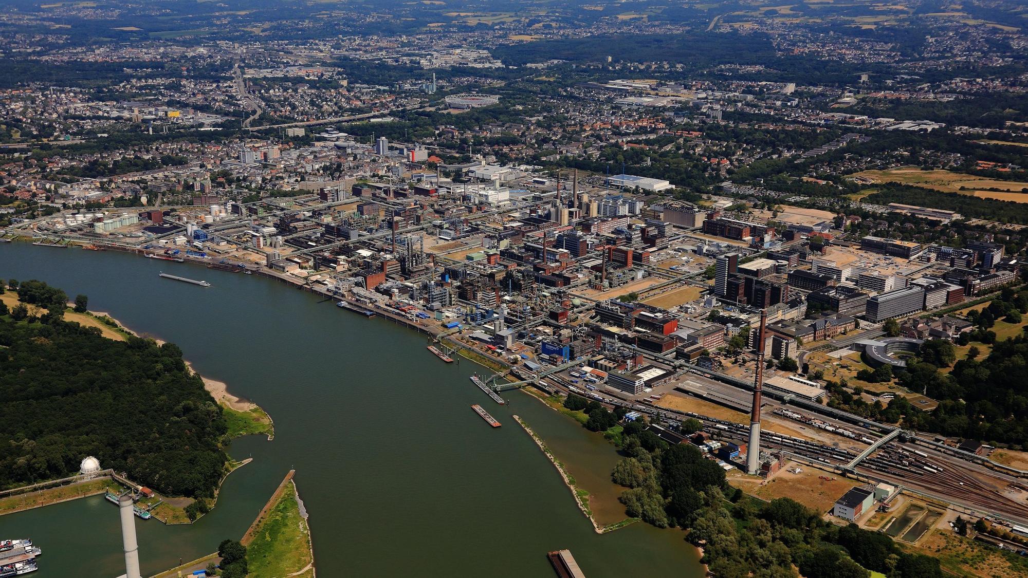 Der Chempark Leverkusen aus der Luft