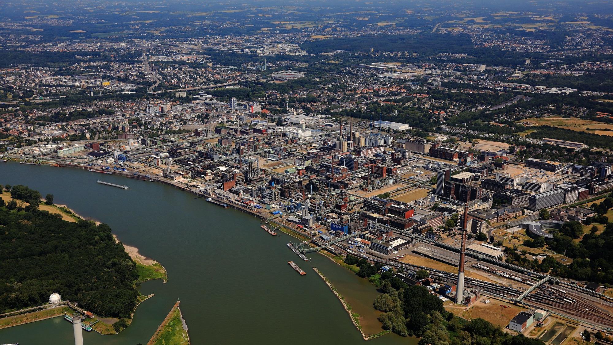 Der Chempark Leverkusen aus der Luft