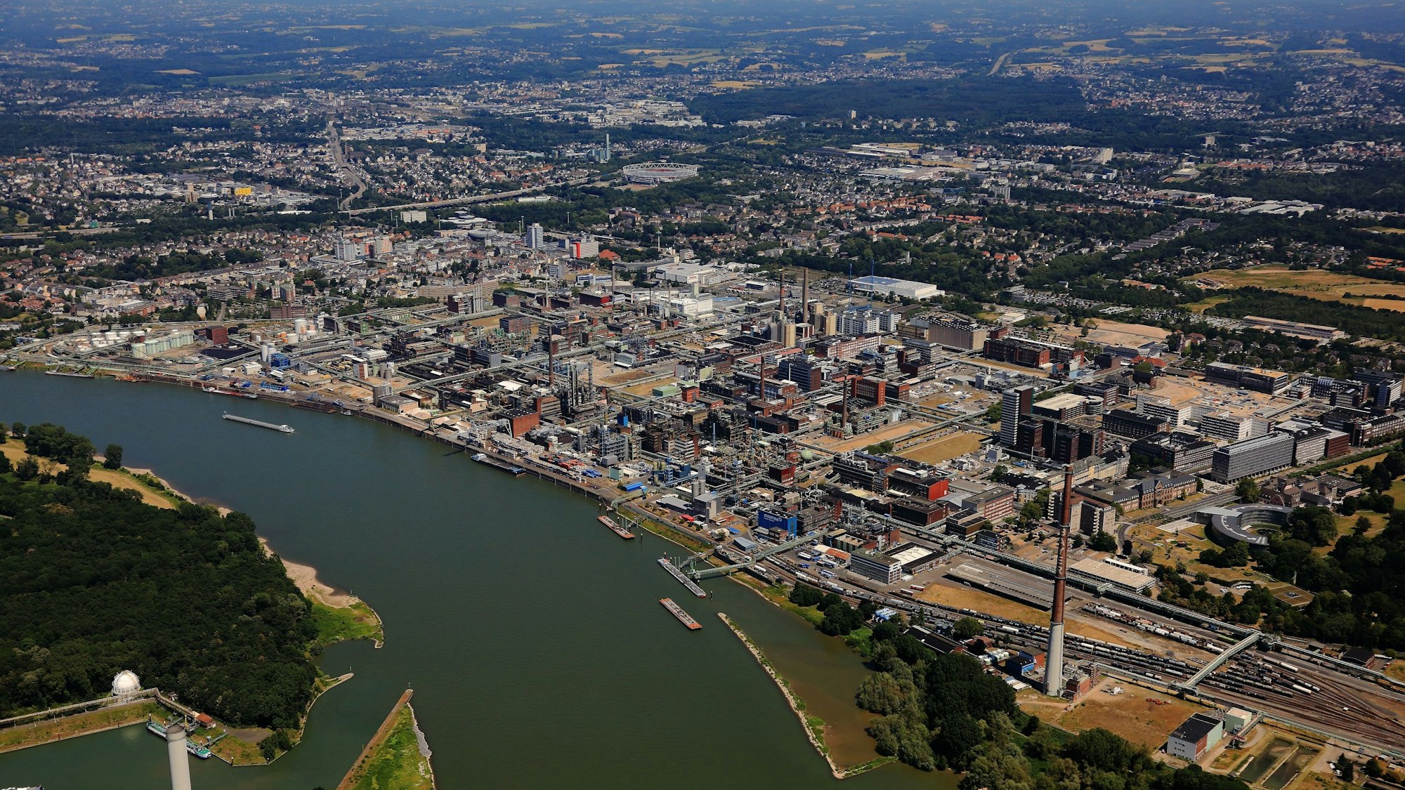 Der Chempark Leverkusen aus der Luft