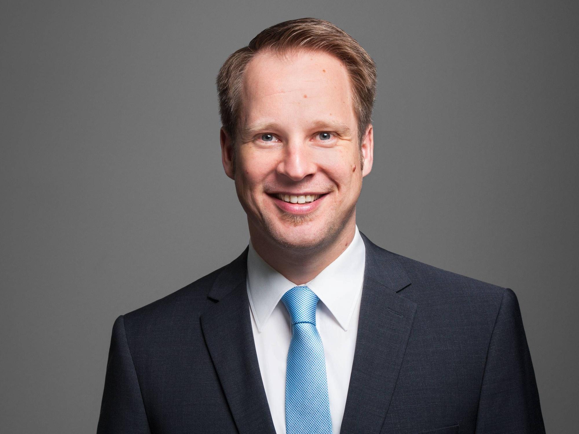 Dr. Benedikt Brenken.
