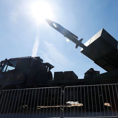 Ein Waffensystem des Herstellers MBDA bei einer Militärmesse in Berlin. Der Hersteller produziert auch die „Storm Shadow“-Marschflugkörper, die nun die Ukraine erhält.