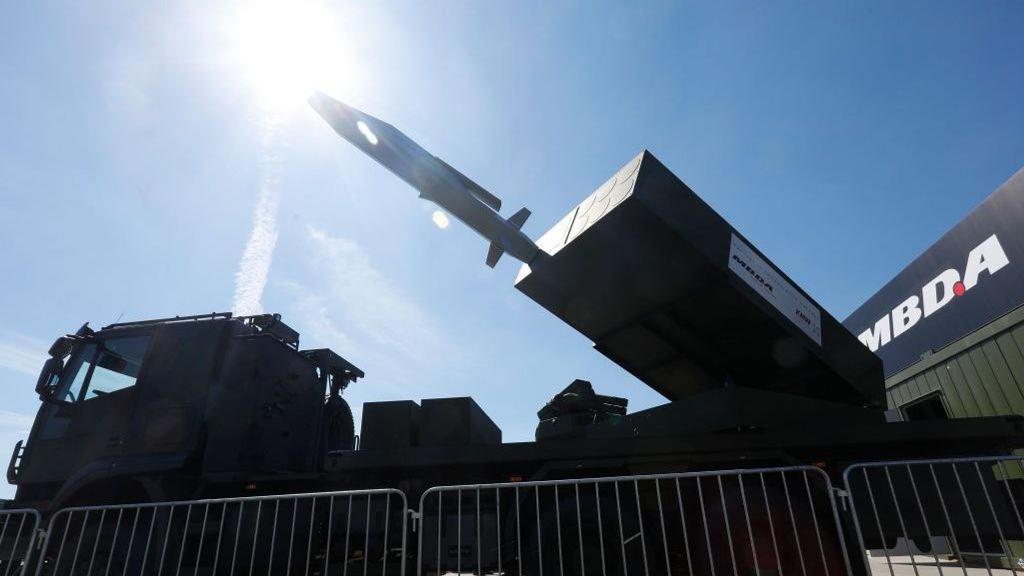 Ein Waffensystem des Herstellers MBDA bei einer Militärmesse in Berlin. Der Hersteller produziert auch die „Storm Shadow“-Marschflugkörper, die nun die Ukraine erhält.