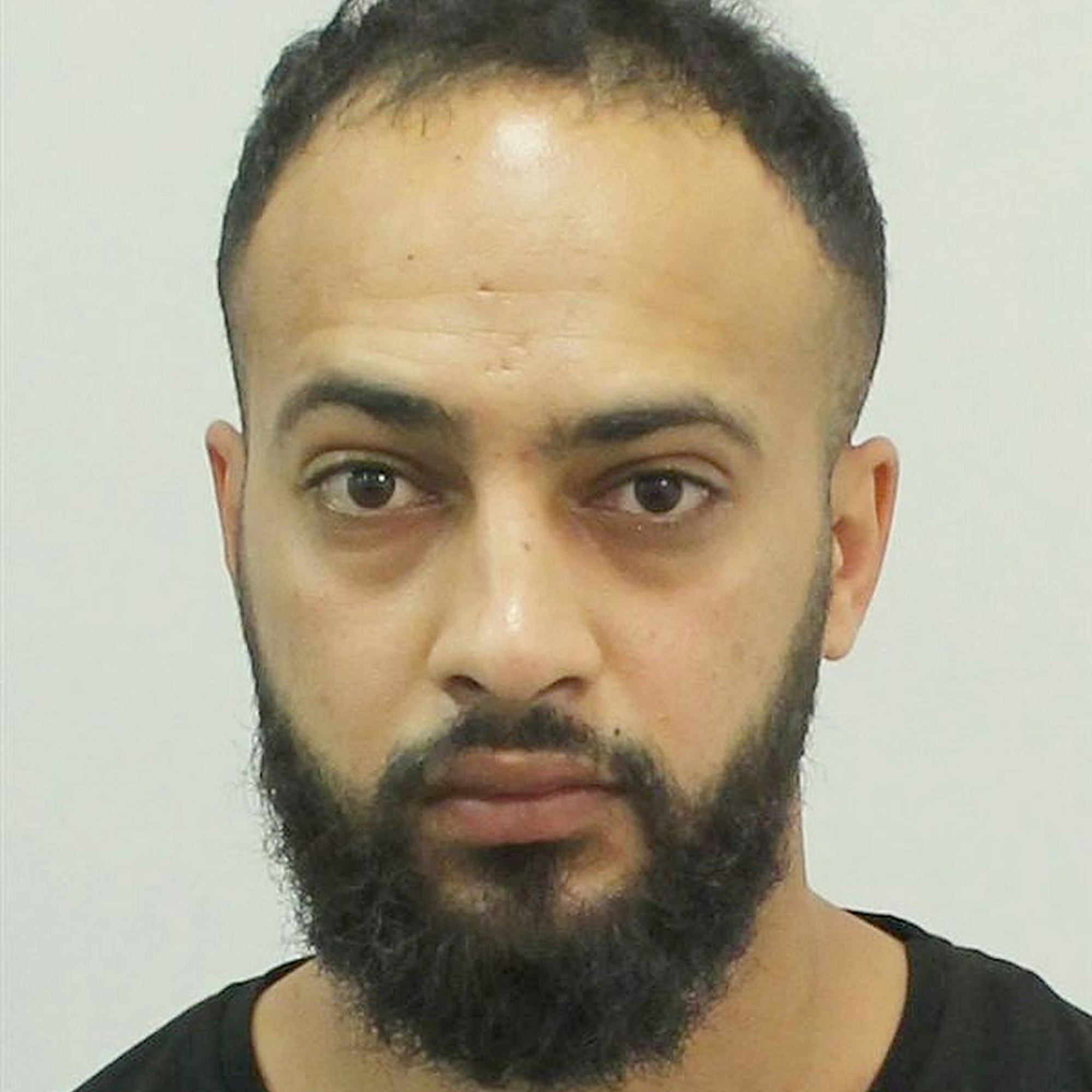 Tatverdächtiger versuchter Totschlag
https://polizei.nrw/fahndung/105639