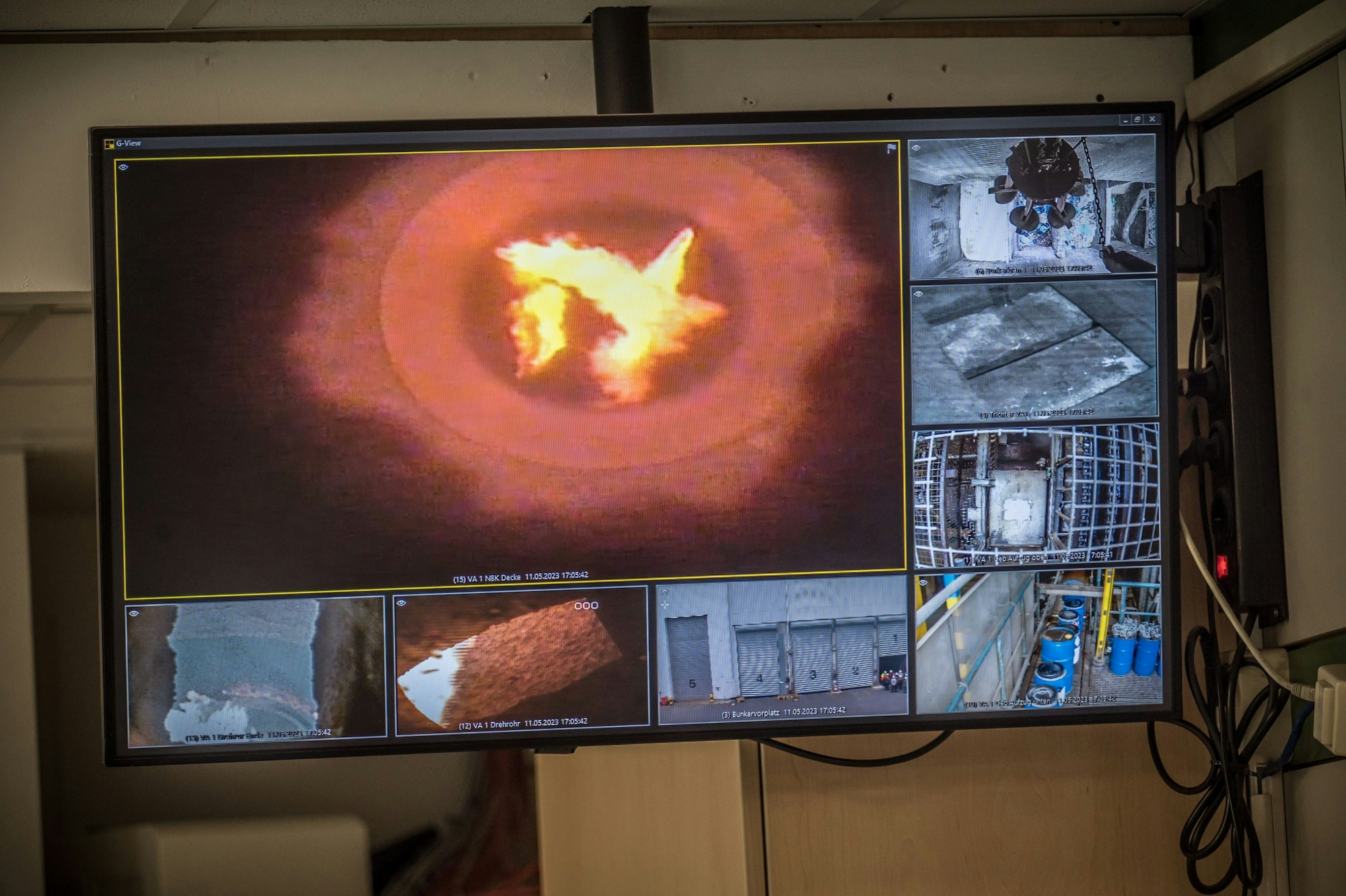 Leitwarte der Sondermüllverbrennungsanlage von Currenta Leverkusen: Rundgang der Mitglieder des Begleitkreises zur Wiederinbetriebnahme. Foto: Ralf Krieger