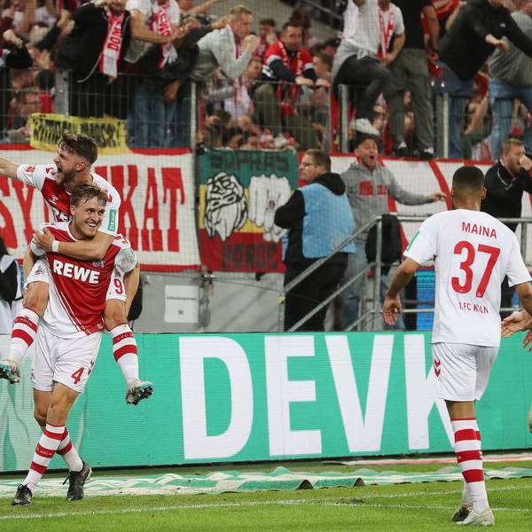 Jubel nach dem Tor zum 4:2 durch Timo Hübers (links, 1. FC Köln) mit Jan Thielmann