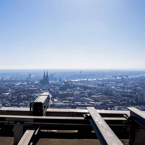 Blick vom Fernsehturm Colonius auf Köln