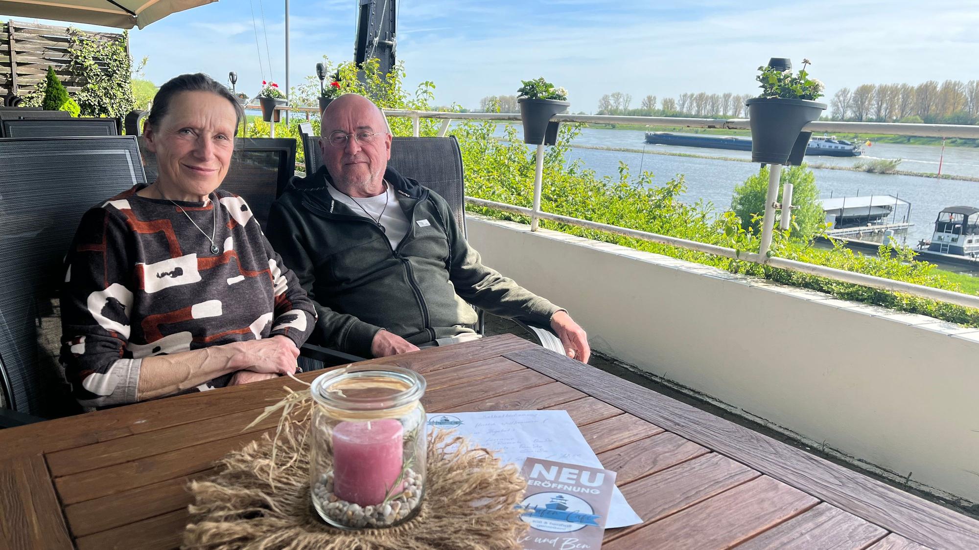 Gabriele Klein und Ben Sanders im Hafencafé