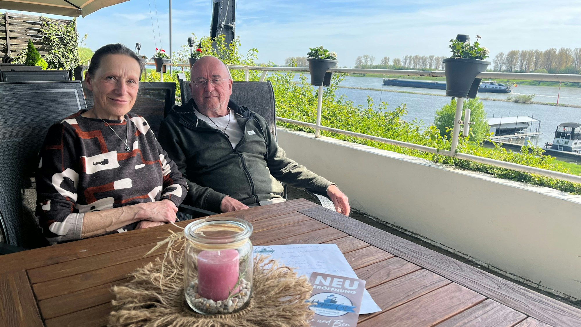 Gabriele Klein und Ben Sanders im Hafencafé