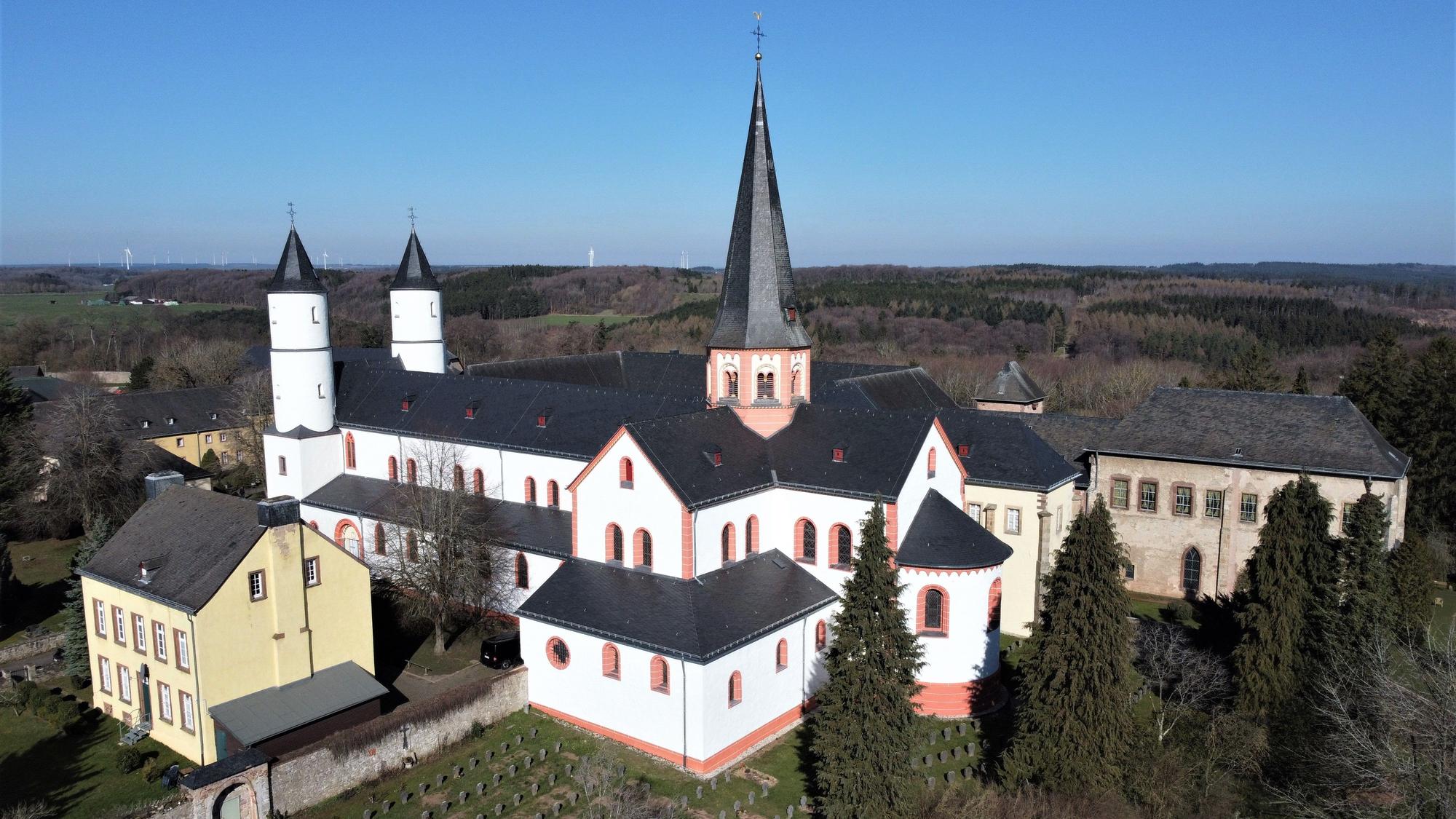 Das Luftbild zeigt die Klosteranlage in Steinfeld.