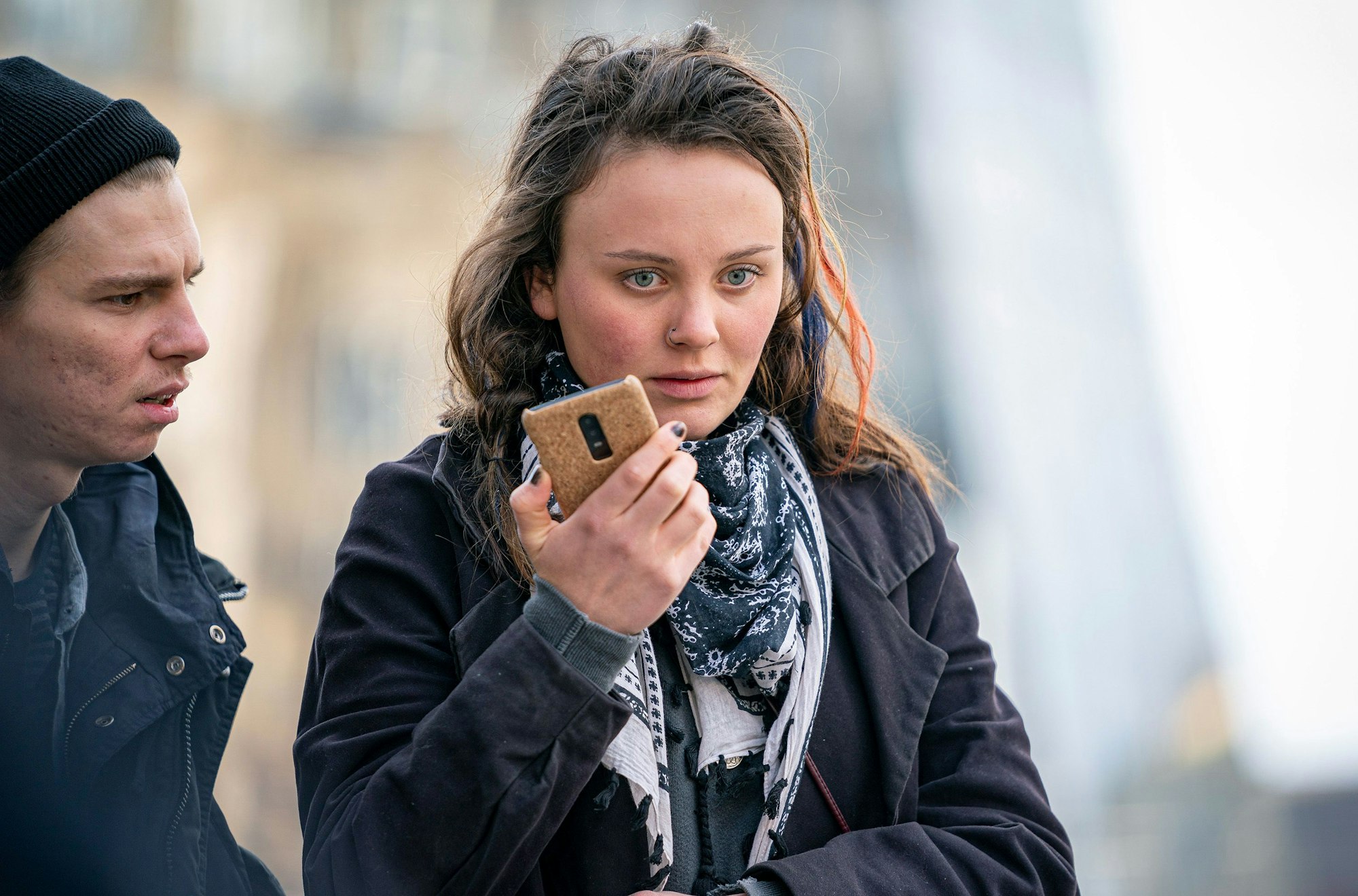 Benno (Aniol Kirberg) und Zoe (Caroline Cousin) im „Tatort: Das geheime Leben unserer Kinder“.