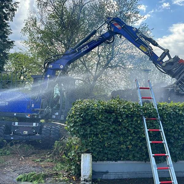 Am Samstagmorgen brennt es in einem Einfamilienhaus in Bergisch Gladbach.