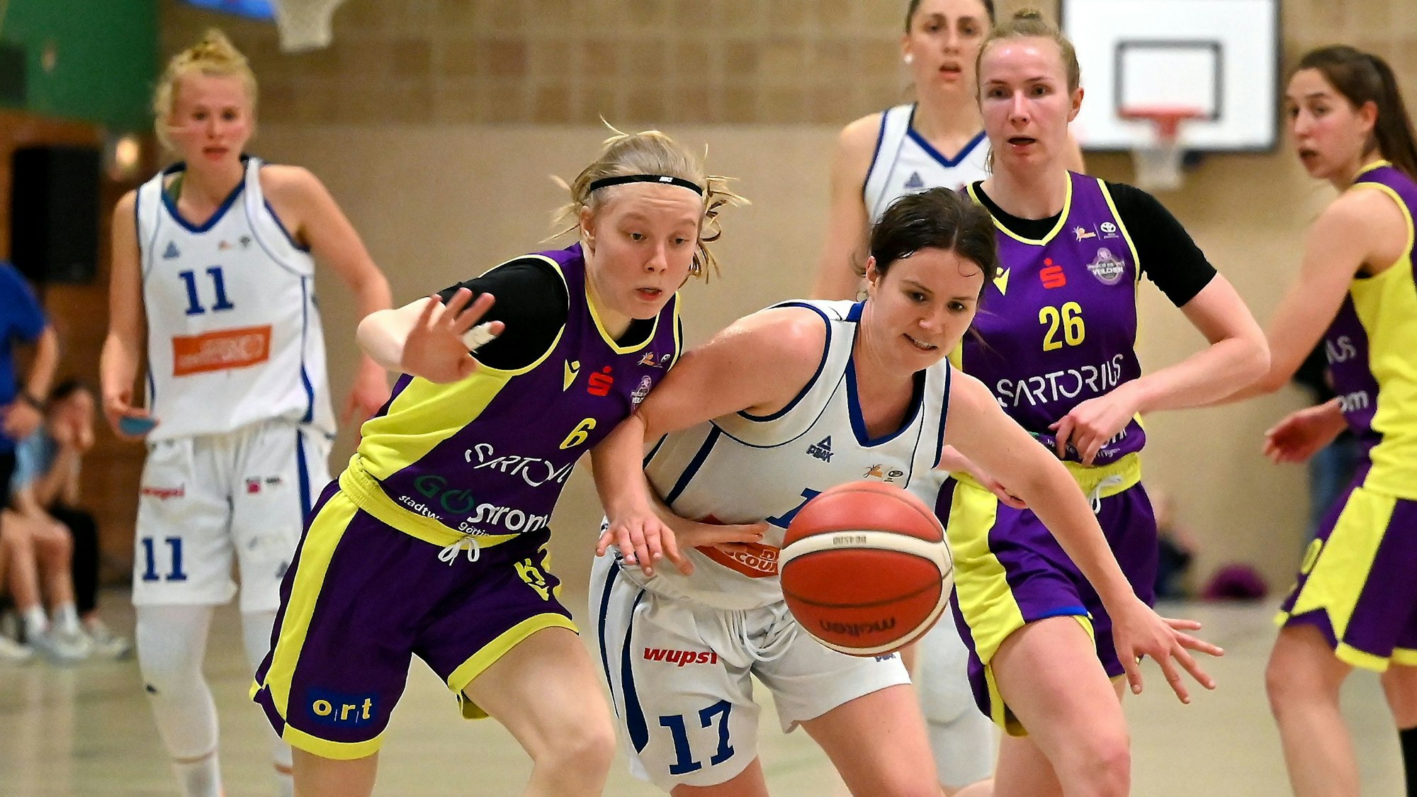 12.05.2023, Basketball-BBZ Opladen-Göttingen
rechts: Luca Marre`(Opladen)
Foto: Uli Herhaus