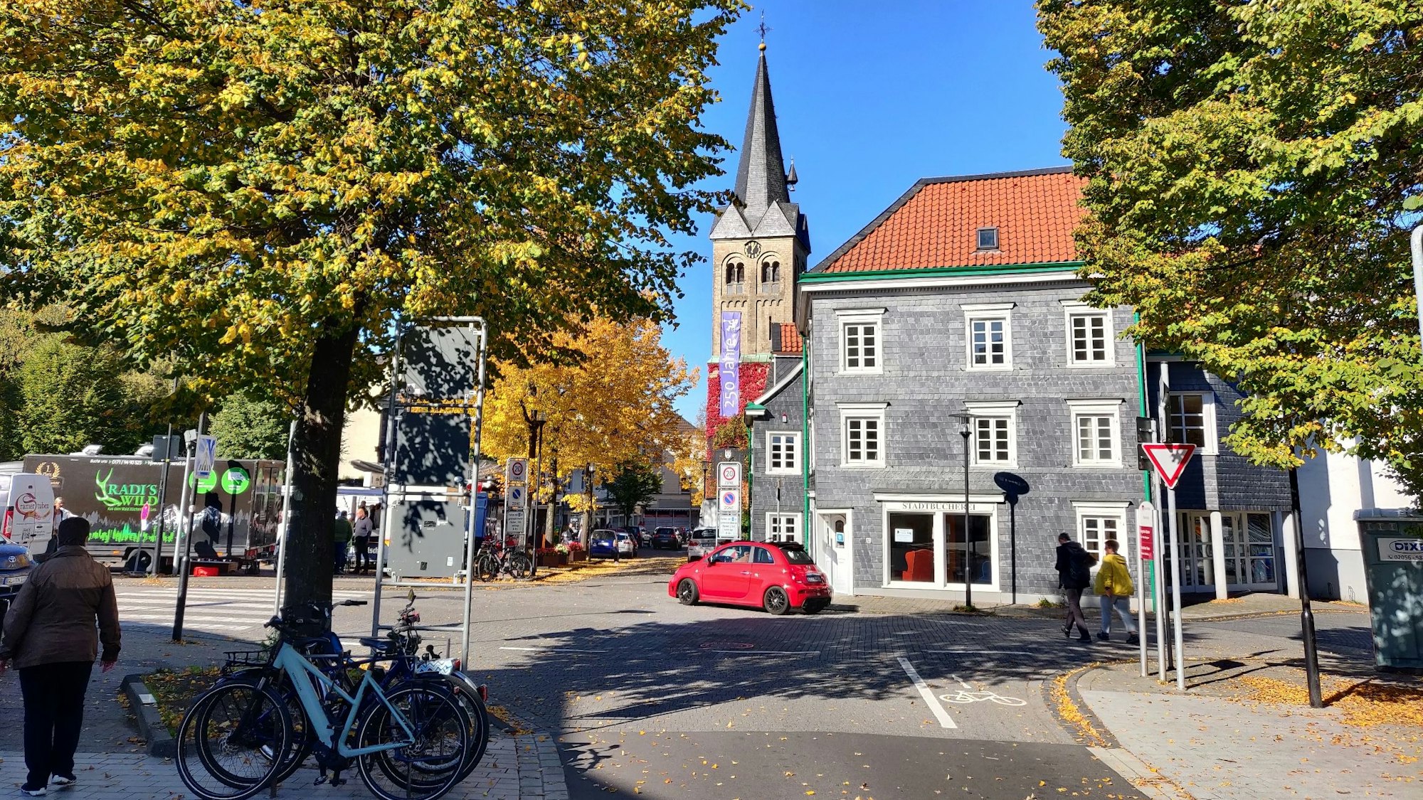 Die Burscheider Innenstadt an der Hauptstraße