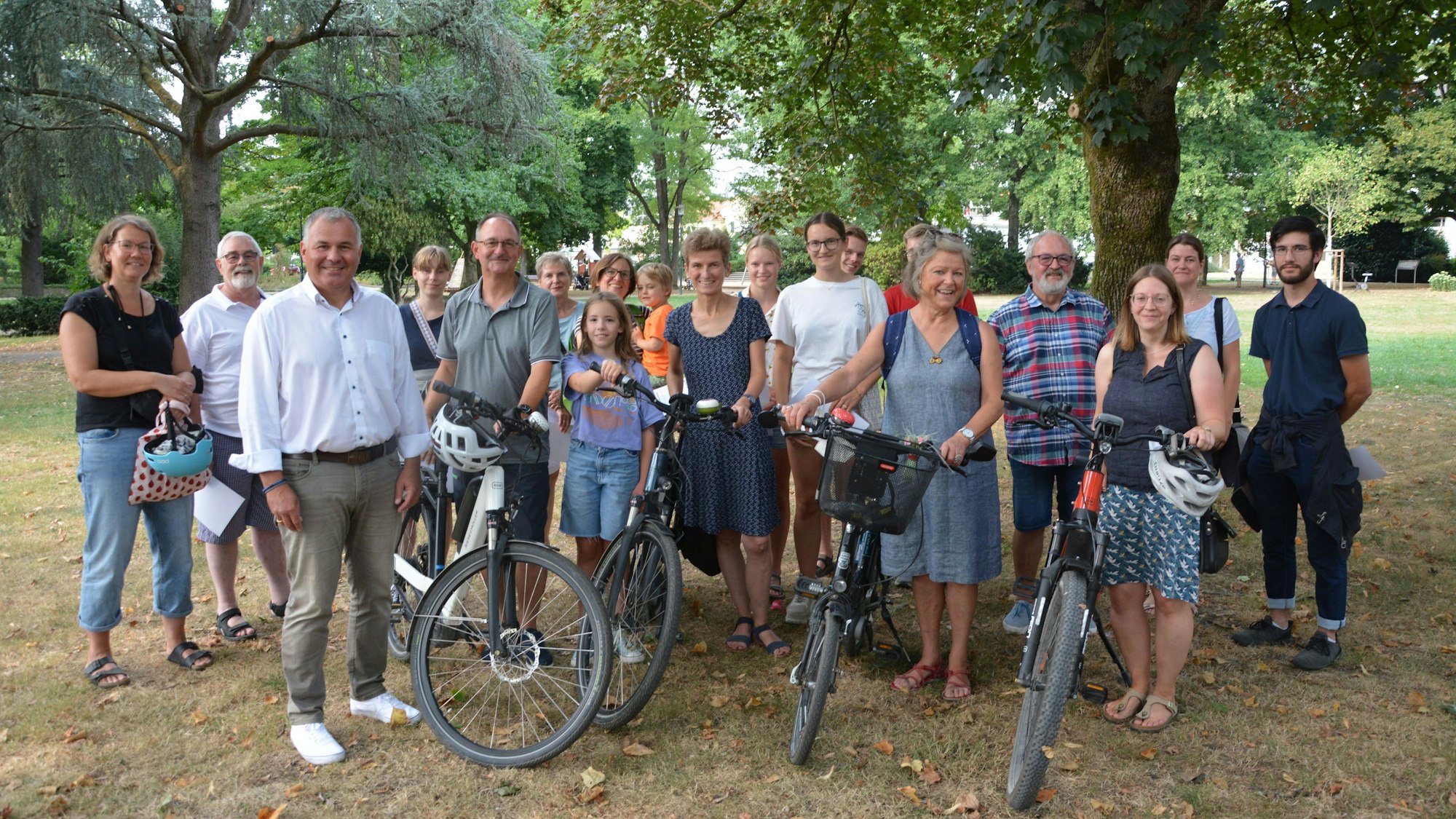 Die Siegerehrung des Stadtradelns im Jahr 2022 im Leichlingen Stadtpark.