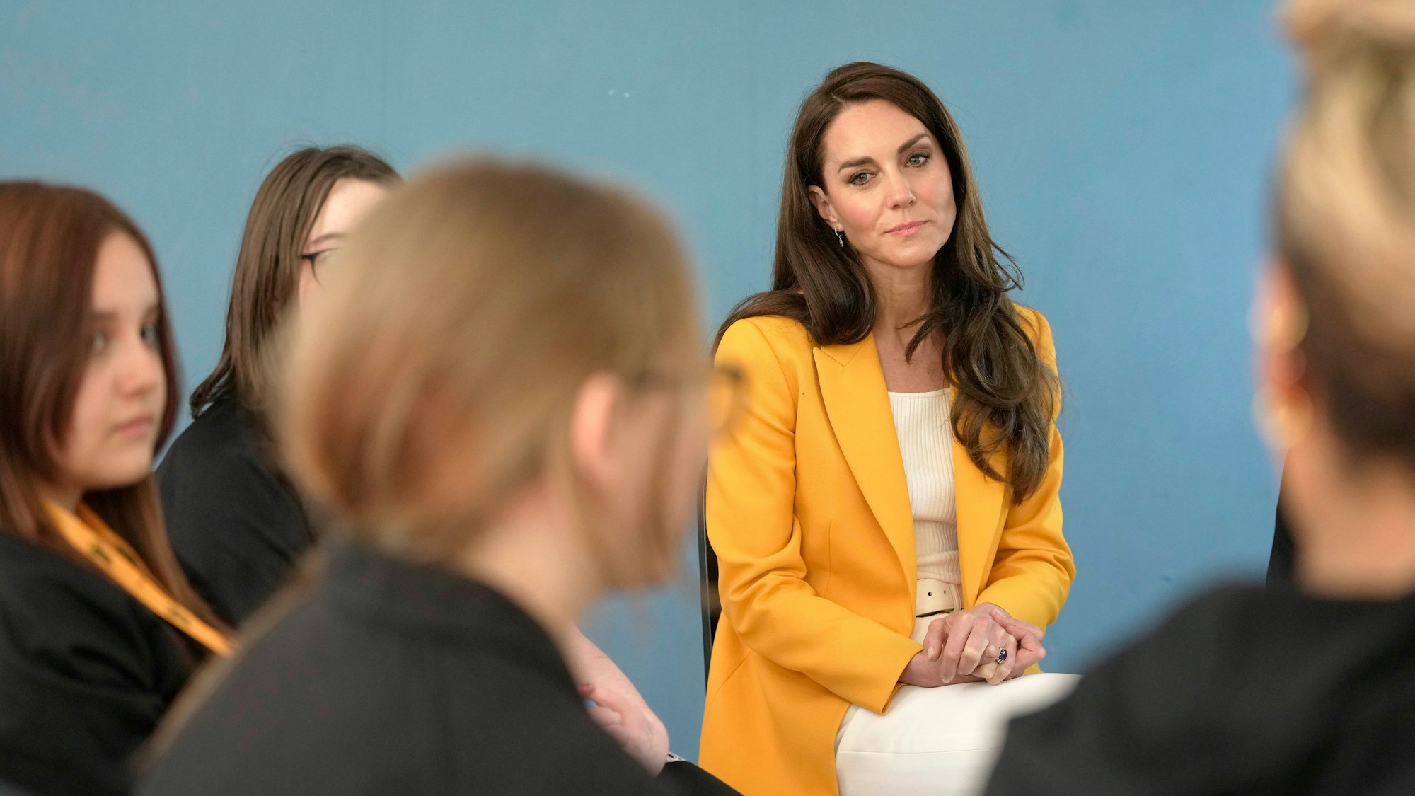 Catherine, Prinzessin von Wales, traf bei ihrem Besuch des Dame Kelly Holmes Trust, einige der Jugendlichen, die von der Wohltätigkeitsorganisation unterstützt werden.