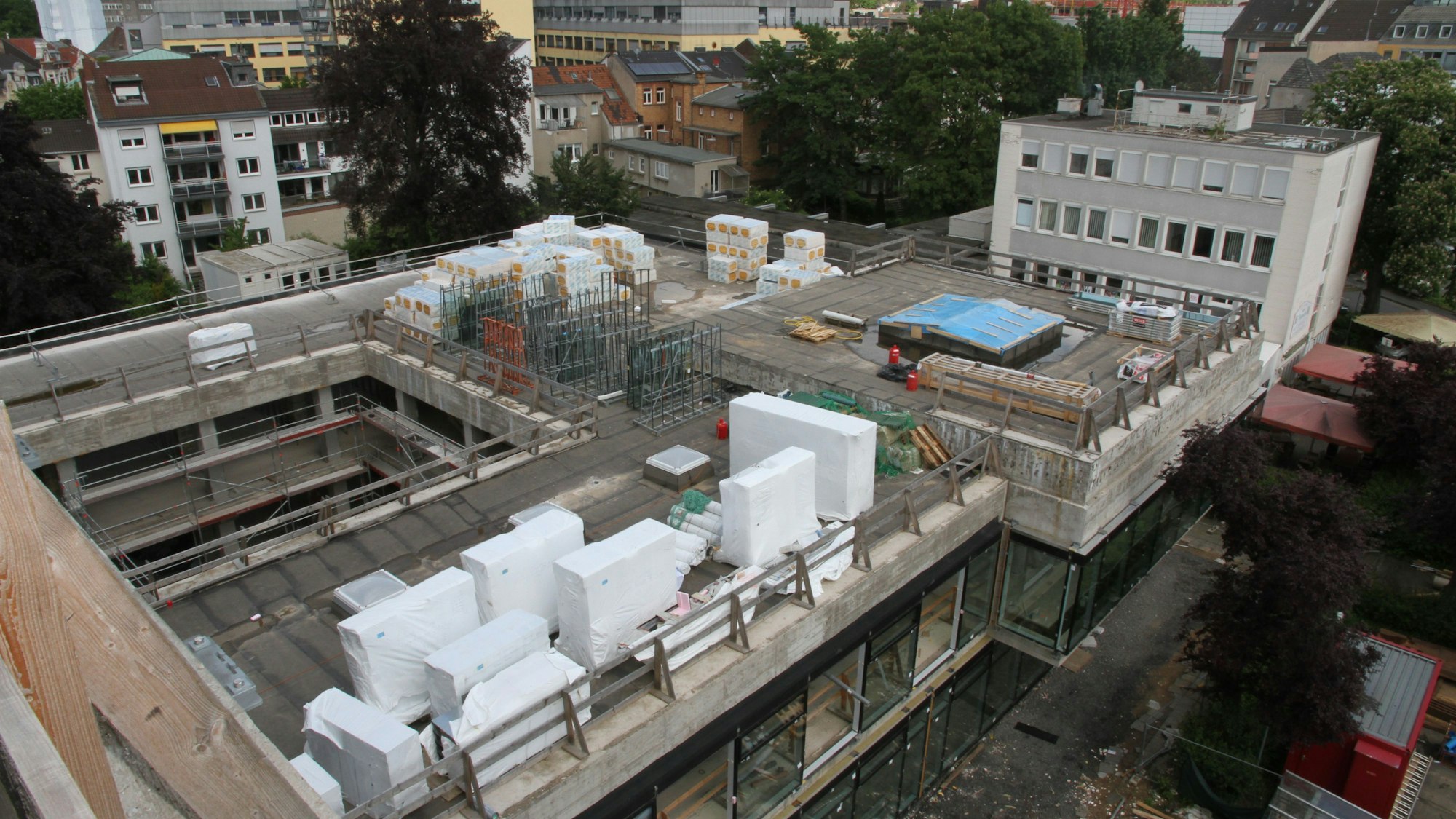 Die Rathausbaustelle am Nogenter Platz von oben.