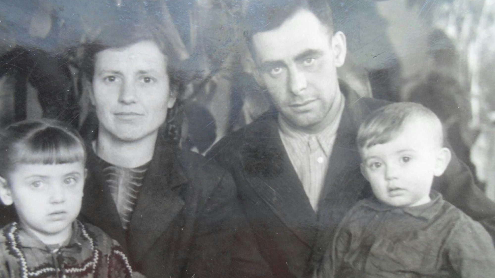 Lydia Gau und Familie im Jahr 1958.