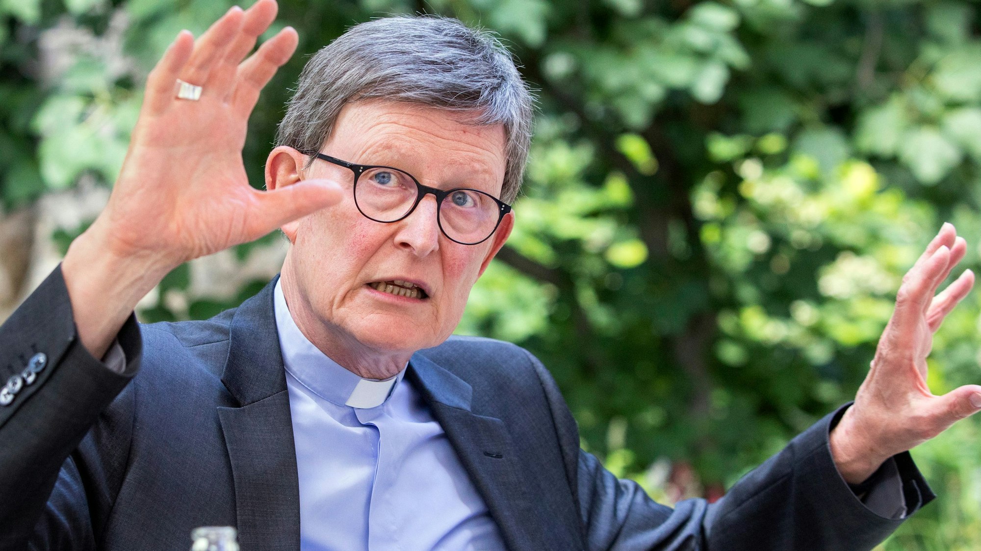 Interview mit Kardinal Rainer Woelki: Porträt vor Köner.