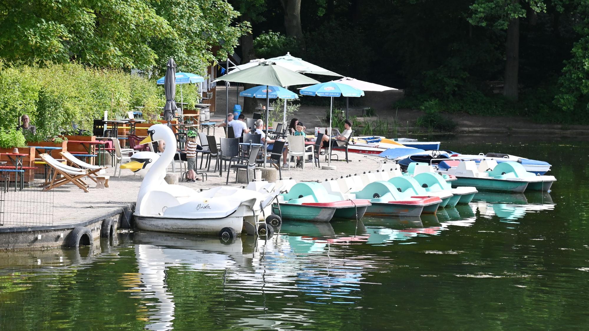 Tretboote am Kalscheurer Weiher