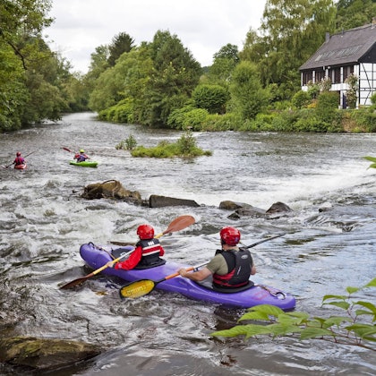 Kajakfahrer auf der Wupper am Wipperkotten