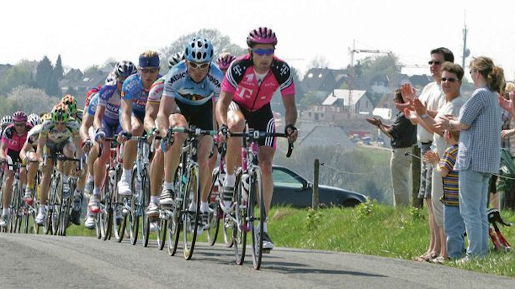Das Foto zeigt das Elitefeld bei Overath-Heiligenhaus.