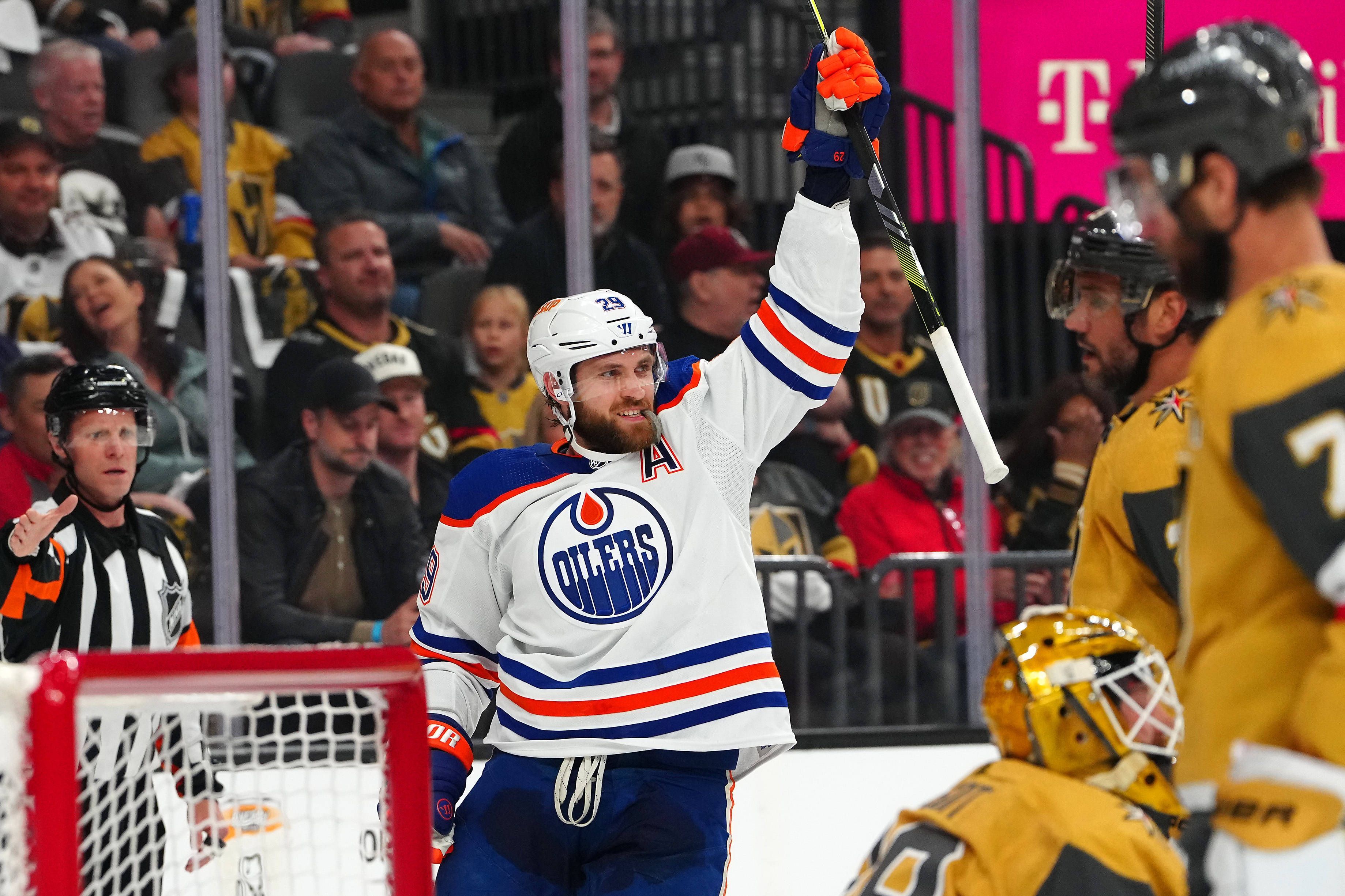 Leon Draisaitl beim Torjubel in Las Vegas