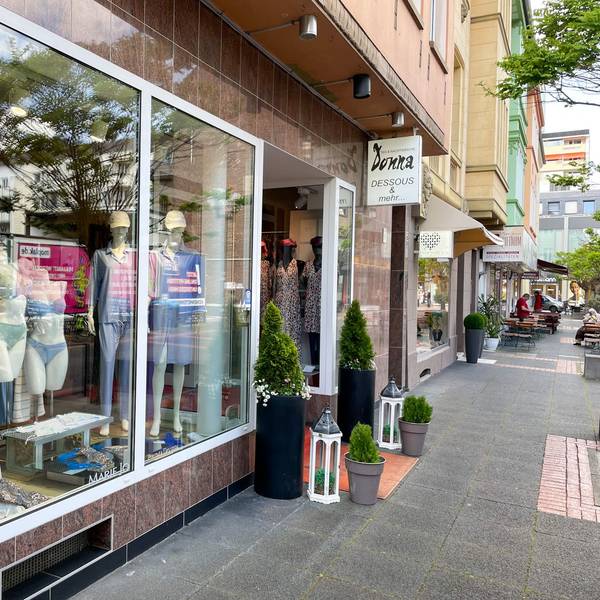 Im Dessousladen-Donna in Leverkusen-Wiesdorf geht es nach dem Tod der Besitzerin weiter.