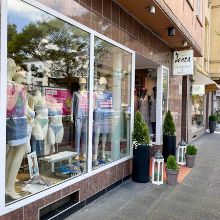 Im Dessousladen-Donna in Leverkusen-Wiesdorf geht es nach dem Tod der Besitzerin weiter.