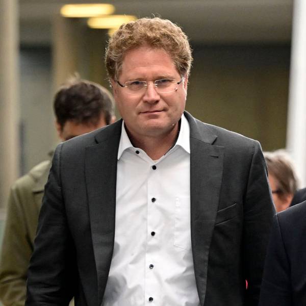 Robert Habeck (r.) konnte seinen Staatssekretär Patrick Graichen nicht im Amt halten.