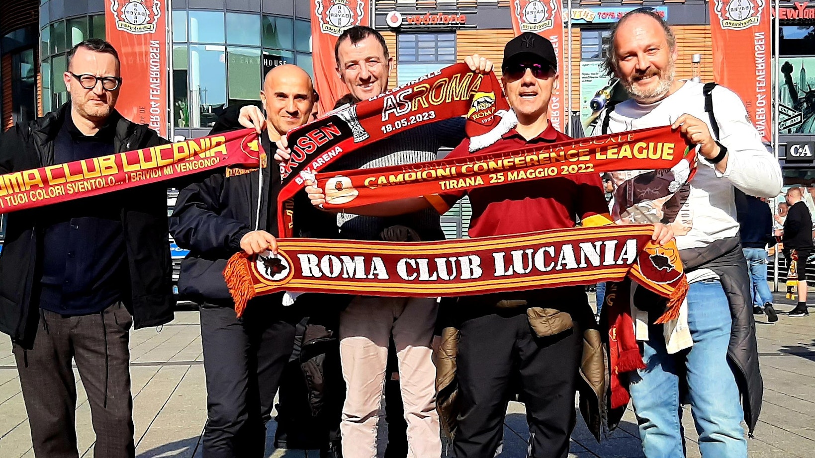 Halbfinale Europa League Rückspiel Bayer 04 Leverkusen AS Rom, Sergio, Emanuele, Johnny, Mino, Vito (v.r.).