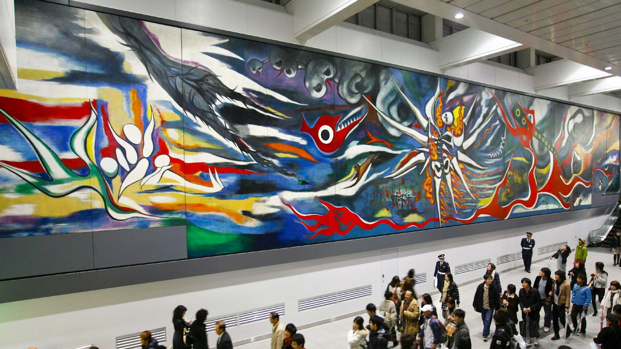 Das Werk von Taro Okamoto (1911-1996) in Shibuya, Tokyo stellt den Moment der Atombomben-Explosion dar.