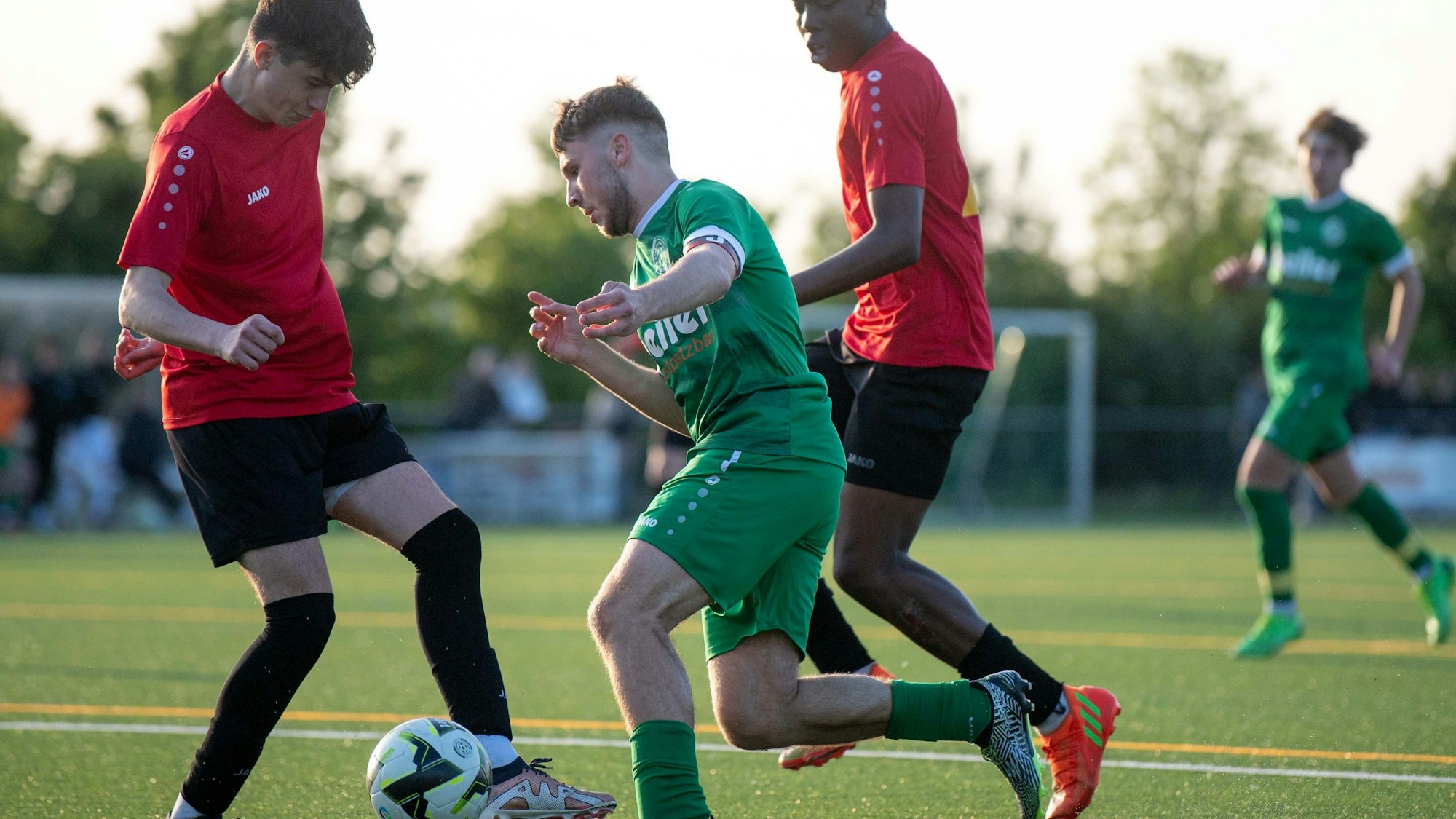 Die B-Junioren von SW Stotzheim und der JSG Kirchheim/Arloff/Flamersheim lieferten sich in der Kreisquali ein spannendes Duell. Die Stotzheimer gewannen 3:2.