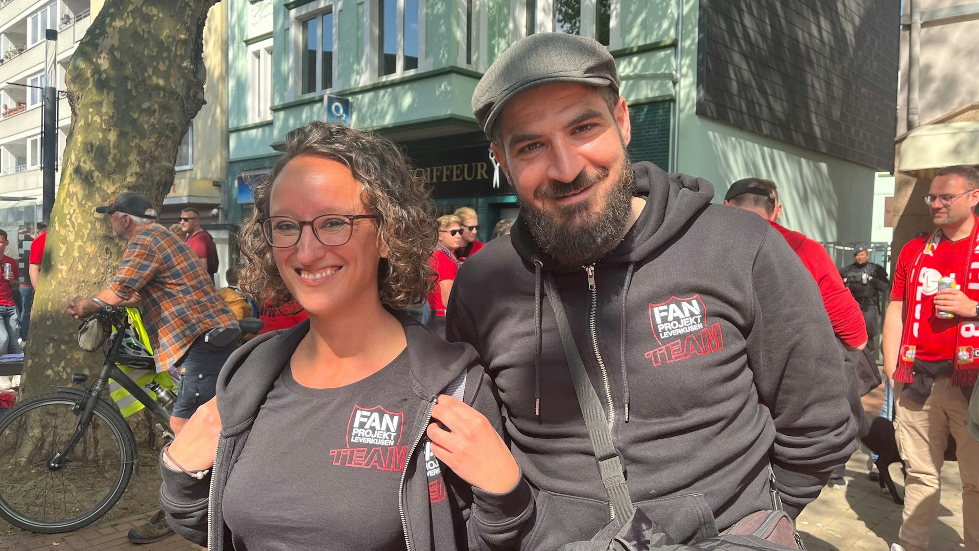 Daniela Frühling und Riccardo Bitonti strahlen.