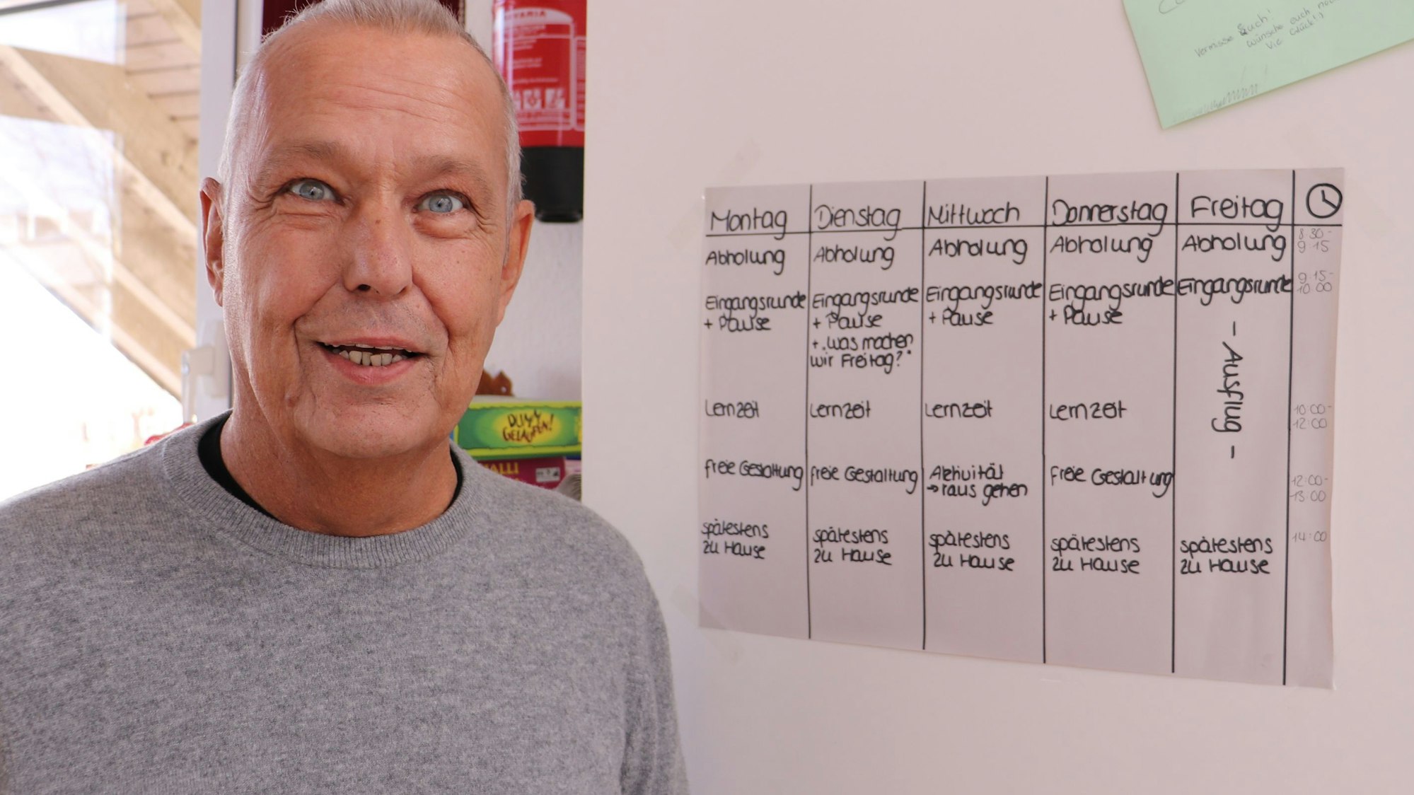 „Comeback“ -Gründer Hartmut Reisdorf steht vor dem großen Stundenplan seines Projekts für Schulverweigerer.