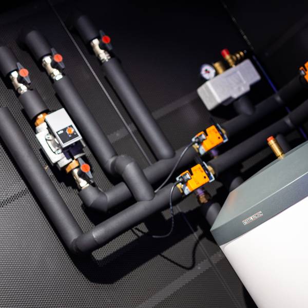 Niedersachsen, Holzminden: Eine Wärmepumpe.