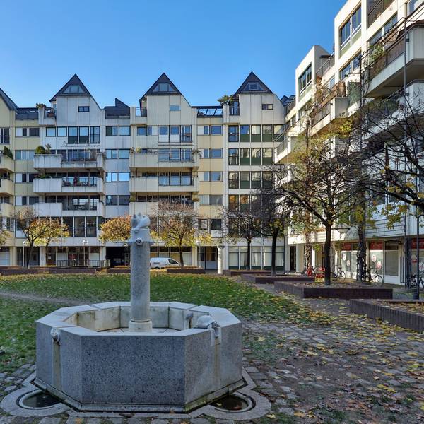 13.12.2022
Köln:
Die Wohnbebauung an Groß St. Martin (Quartier um Groß Sankt Martin) wurde in den 1970er Jahren errichtet.
Foto: Martina Goyert