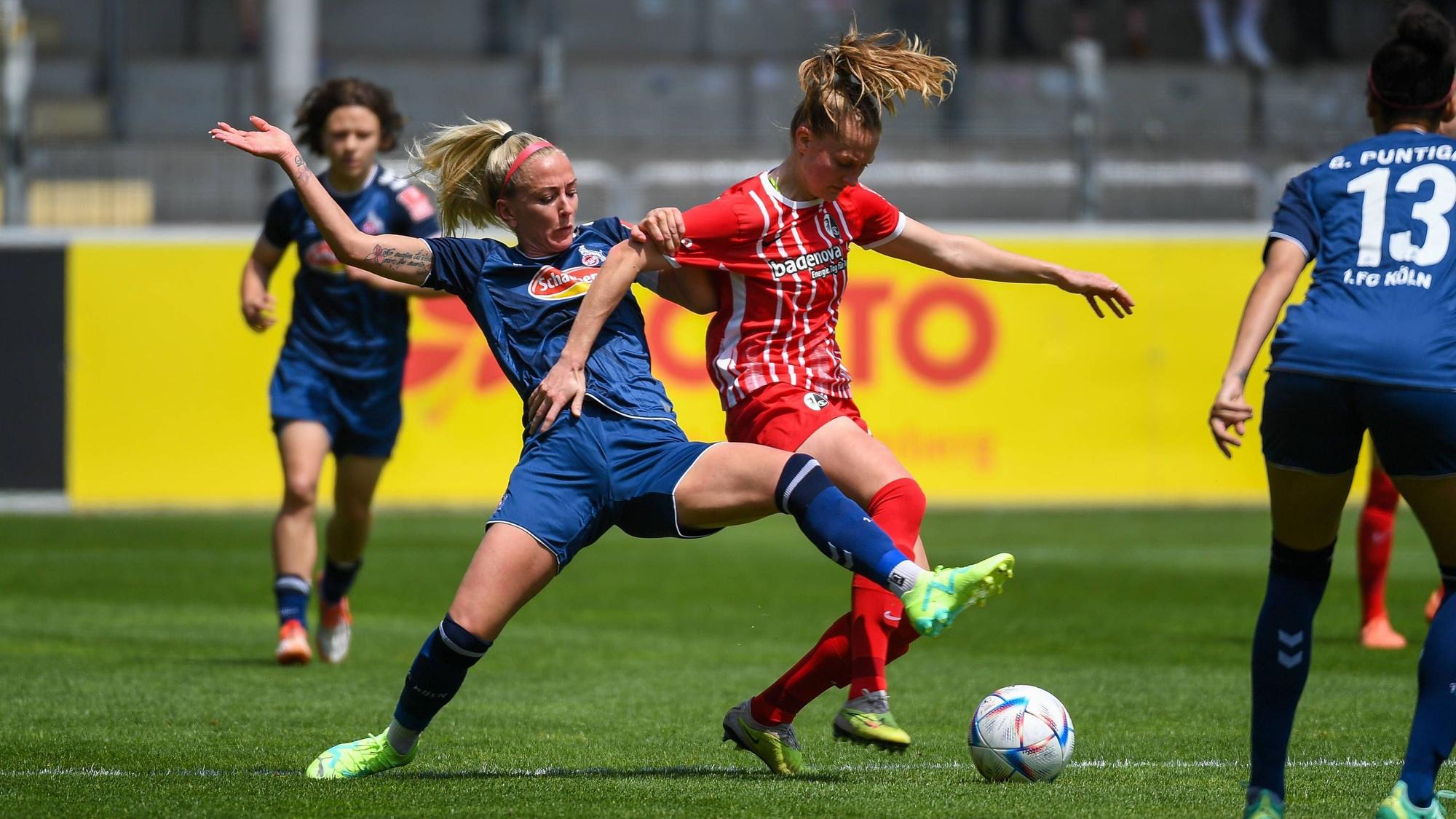 Fussball FLYERALARM Frauen-Bundesliga 21. Spieltag - 22/23 - SC Freiburg vs. 1. FC Koeln - 21-05-2023 Mandy Islacker 1. FC Koeln 8 im Zweikampf mit Janina Minge SC Freiburg 9. /// Fussball FLYERALARM Frauen-Bundesliga: SC Freiburg vs. 1. FC Koeln am Sonntag, den 21. Mai 2023 im Dreisamstadion in Freiburg im Breisgau DFL REGULATIONS PROHIBIT ANY USE OF PHOTOGRAPHS AS IMAGE SEQUENCES AND/OR QUASI-VIDEO. *** Football FLYERALARM Womens Bundesliga 21 Matchday 22 23 SC Freiburg vs 1 FC Koeln 21 05 2023 Mandy Islacker 1 FC Koeln 8 in duel with Janina Minge SC Freiburg 9 Football FLYERALARM Womens Bundesliga SC Freiburg vs 1 FC Koeln on Sunday, May 21, 2023 at the Dreisamstadion in Freiburg im Breisgau DFL REGULATIONS PROHIBIT ANY USE OF PHOTOGRAPHS AS IMAGE SEQUENCES AND OR QUASI VIDEO Copyright: xBEAUTIFULxSPORTS/GerdxGruendlx